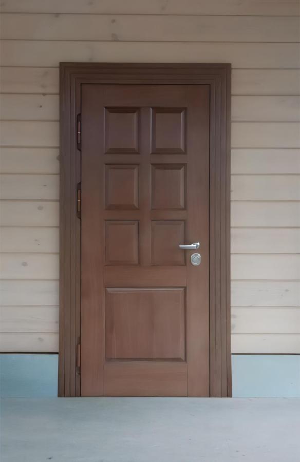 Дверь в частном доме Дверь в частном доме