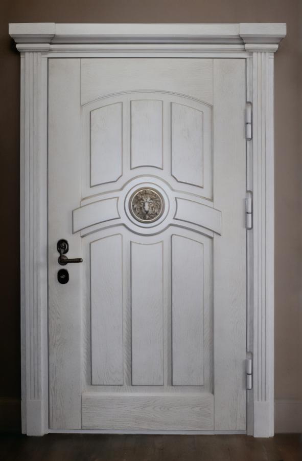 Белая с капителями Белая с капителями