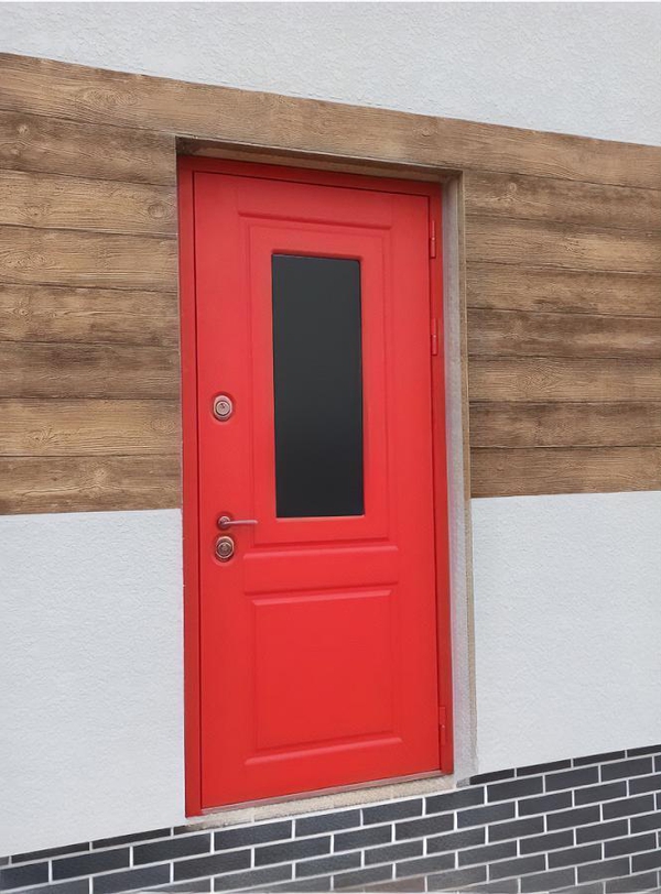 Красная входная дверь Красная входная дверь