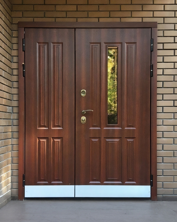 С узким окном и отбойниками С узким окном и отбойниками