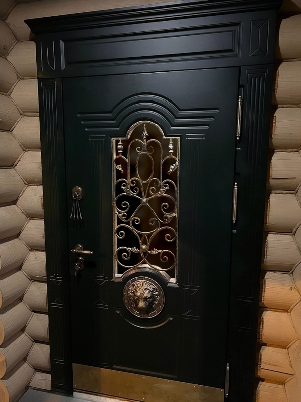 С карнизом и отбойником С карнизом и отбойником