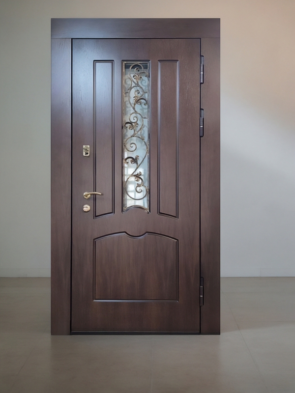 С узким окном и ковкой С узким окном и ковкой