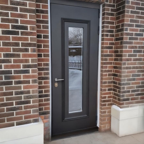 Остекленная дверь в доме Остекленная дверь в доме