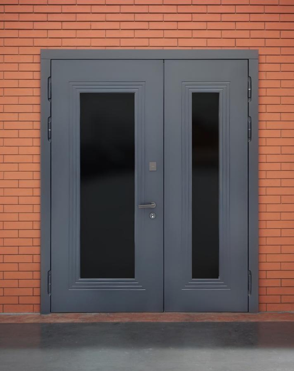 Дверь с остеклением Дверь с остеклением