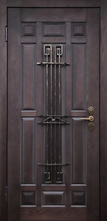 Стальная термодверь с накладной кованой решеткой (отделка из массива дерева) Стальная термодверь с накладной кованой решеткой (отделка из массива дерева)